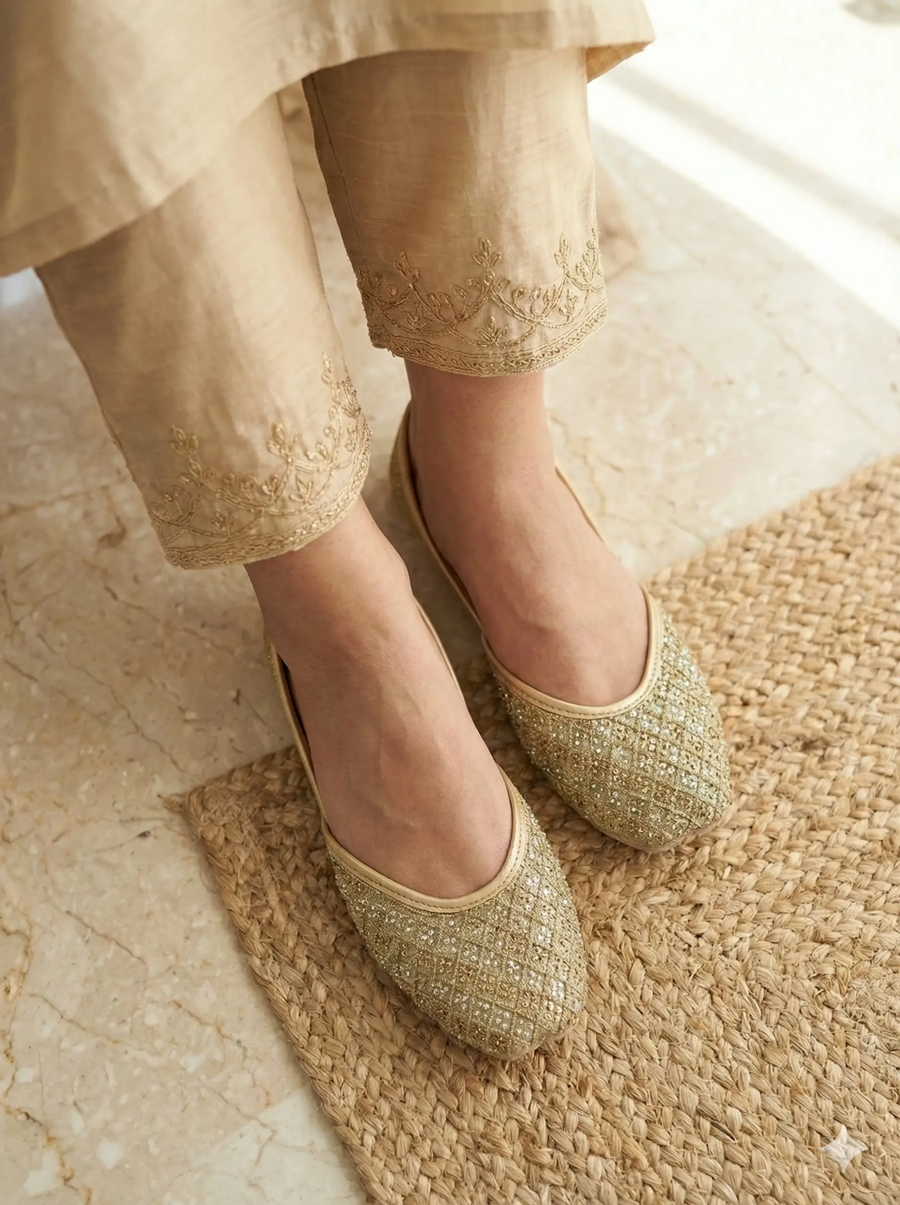 Gold Embroidered Punjabi Jutti for Women – Urbantoes India