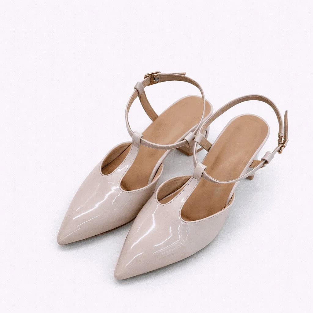 UrbanToes Women’s Beige Patent Pointed Toe Kitten Heels